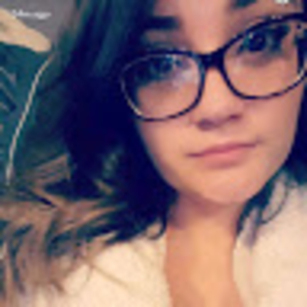 Meet your Posher, Adriana